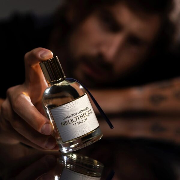 trwałe perfumy, doskonałe perfumy, perfumy bibliotheque de Parfum, najlepsze niszowe perfumy, niszowe perfumy, woda perfumowana, kolekcja bibliotheque de parfum, mistrzowie perfumiarstwa stworzyli najlesze perfumy, małe i duże pojemności perfum, Ultimatum bibliotheque de parfum, english sun, silence, icy wave MEN, promocje Bibliotheque de Parfum, hasztagi bibliotheque de parfum najtaniej, atrakcyjne ceny perfum, zniżki na perfumy, zniżki na wody perfumowane, niszowe perfumy, tanio, atrakcyjne ceny