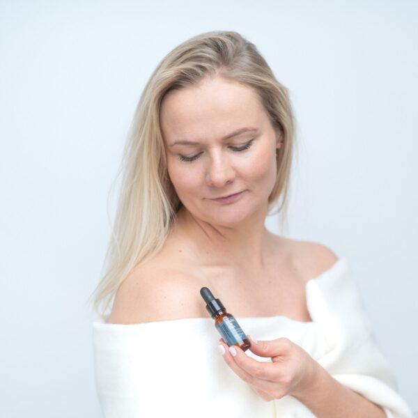 Odżywcze Serum na Noc Make Me Bio Intense Care 15 ml - obrazek 3