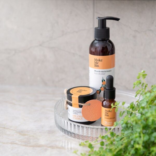 Produkty naturalne, naturalne kosmetyki, kosmetyki w zgodzie z naturą, Make Me Bio, kosmetyki bio, krem do twarzy, mgiełka, serum, krem do twarzy naturalny, dezodorant naturalny, mandarin glow, , aqua light, face beauty krem, gentle care, roller na niedoskonałości, intense care serum do brwi i rzęs, serum do rzęs, cucumber freshness serum pod oczy, pro age, painka garden roses, woda różana, hydrolat różany, mydło oliwkowe, szampon do włosów normalnych, hydrolat oczar wirginijski makemebio, hydrolat lawendowy, płyn do mycia twarzy