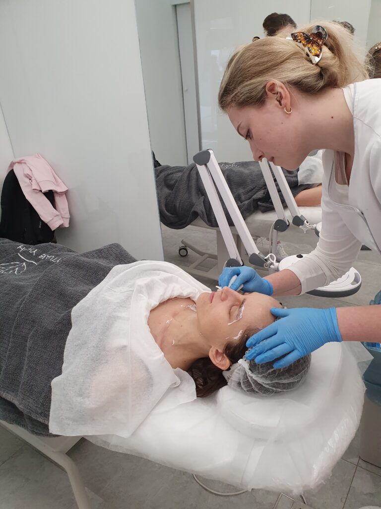 leczenie trądziku warszawa, trądzik pospolity, trądzik różowaty, pryszce, cera